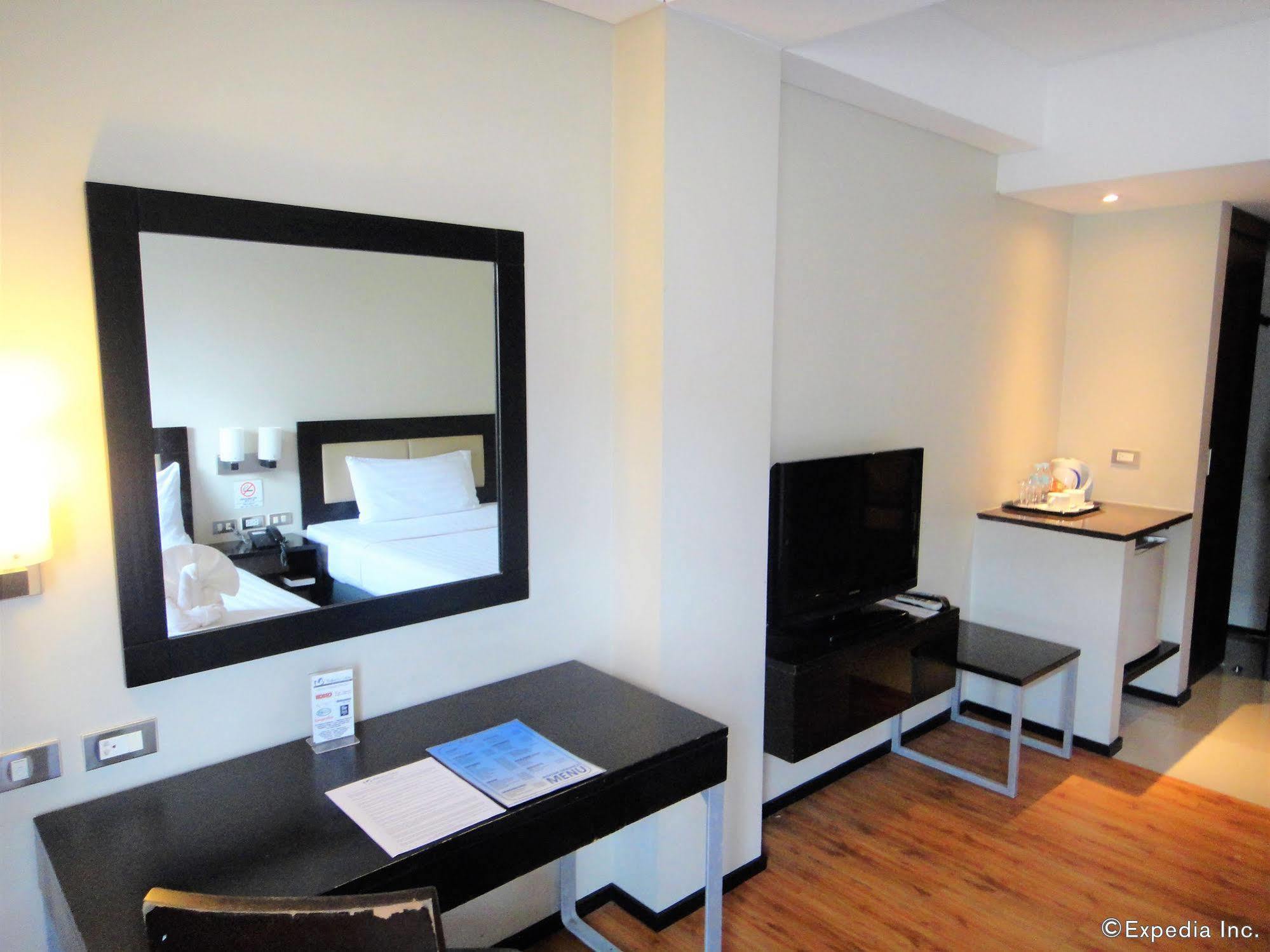 Mallberry Suites Business Hotel Cagayan de Oro Exterior foto