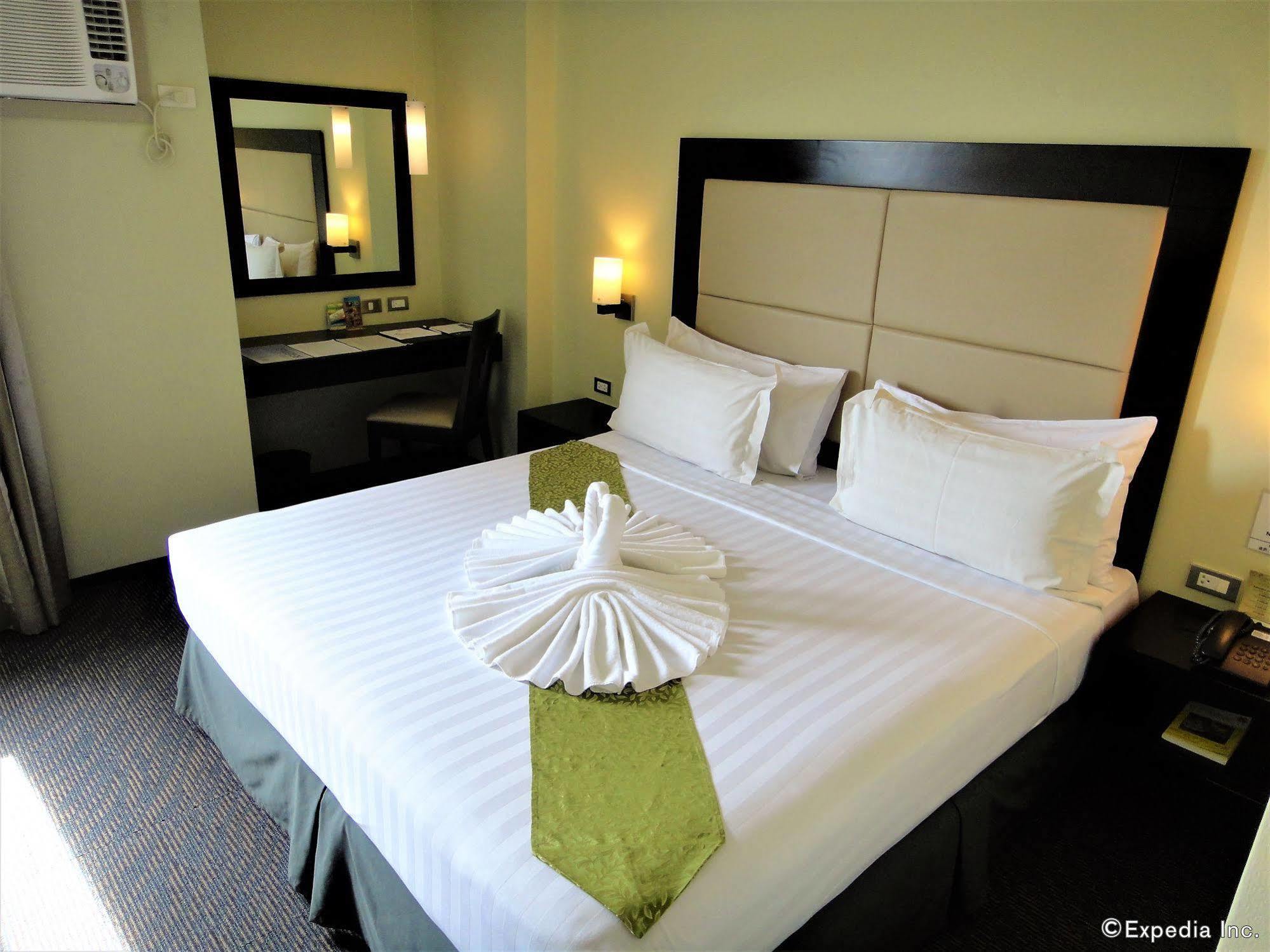 Mallberry Suites Business Hotel Cagayan de Oro Exterior foto