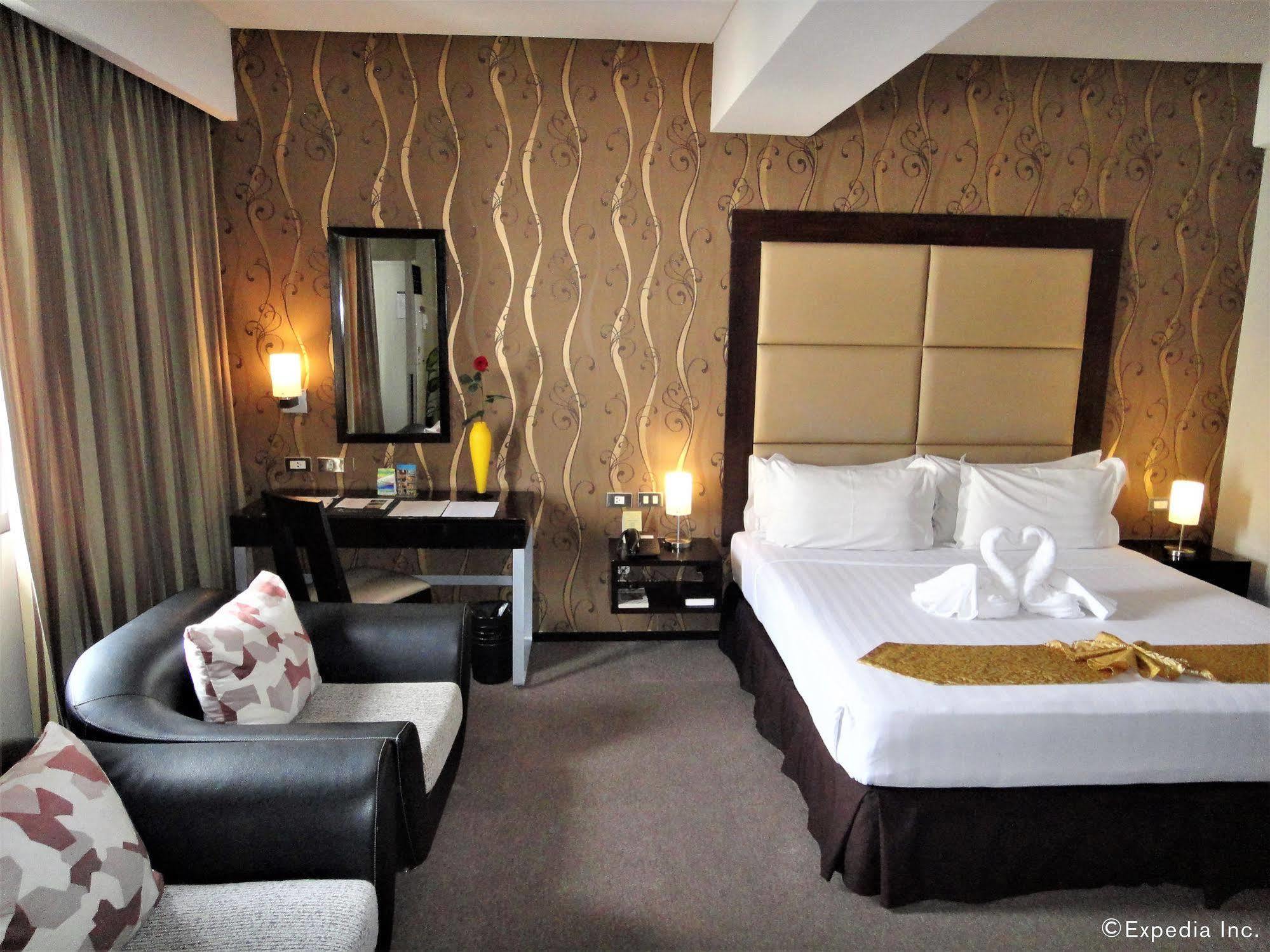 Mallberry Suites Business Hotel Cagayan de Oro Exterior foto
