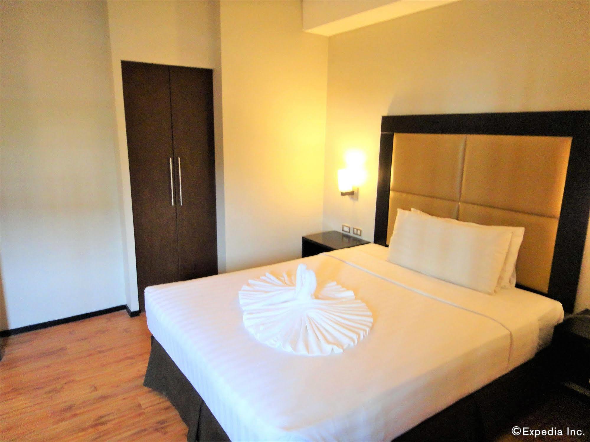 Mallberry Suites Business Hotel Cagayan de Oro Exterior foto